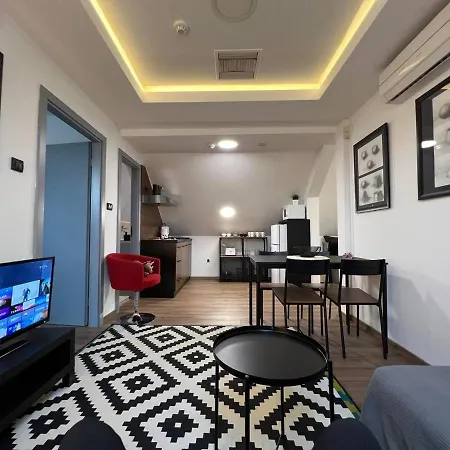 Main Square Apartment